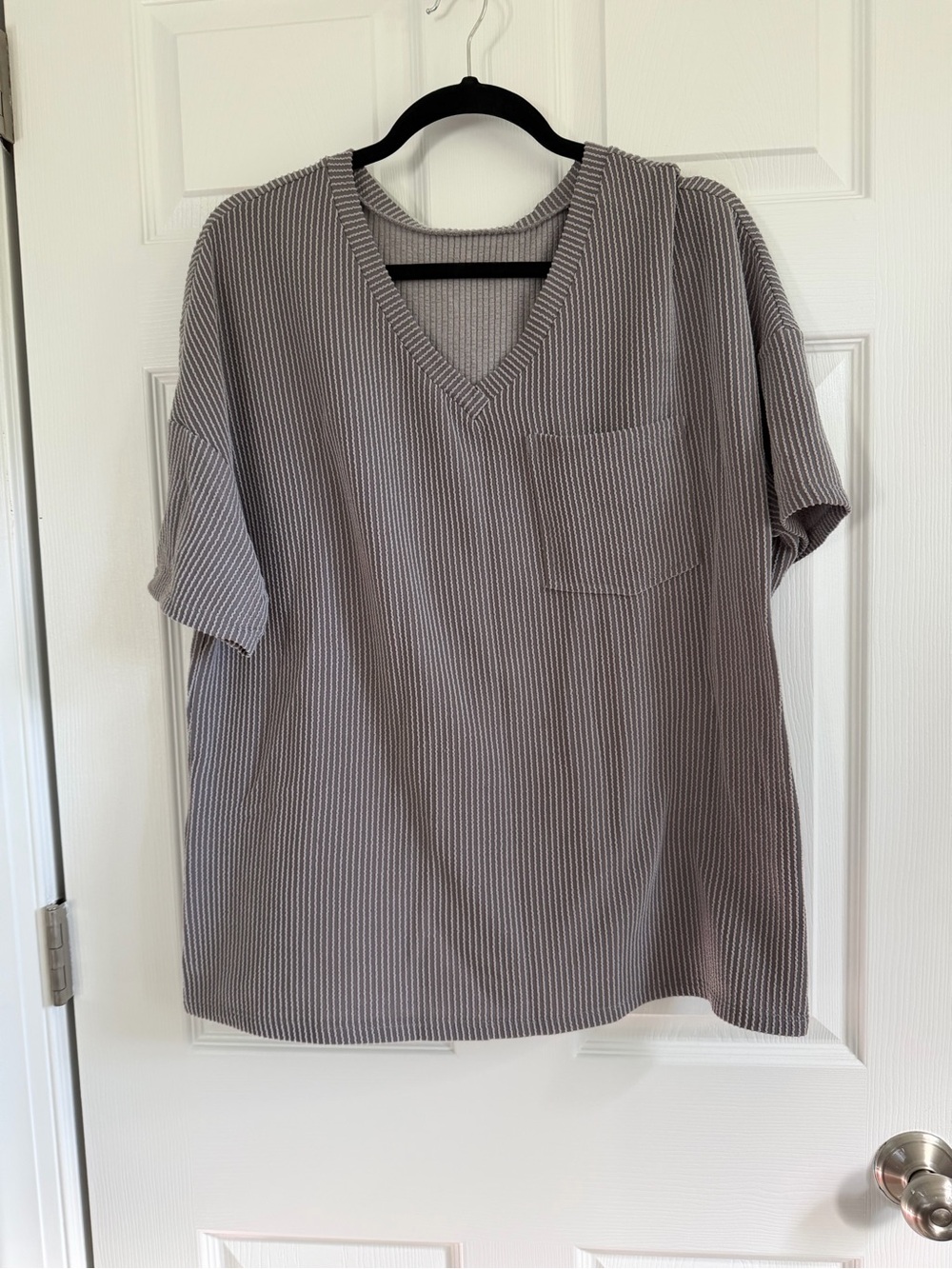 Women’s V-Neck Short Sleeve Pocket Tee - Gray